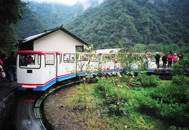 十里畫廊小火車 攝影：星空聯盟旅行社