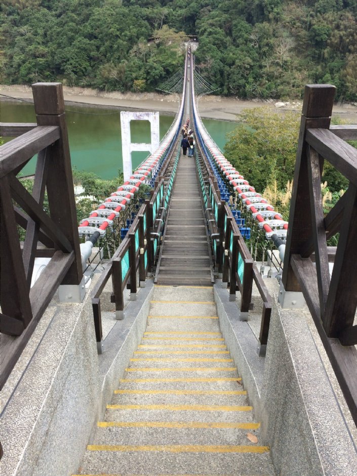 新溪口吊橋 攝影：Eva隨手拍