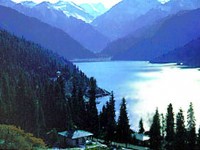 天池<br/> 攝影：四川旅遊信息網