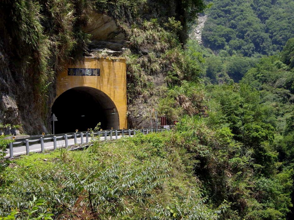 中橫公路隧道 攝影：老山羊資訊網