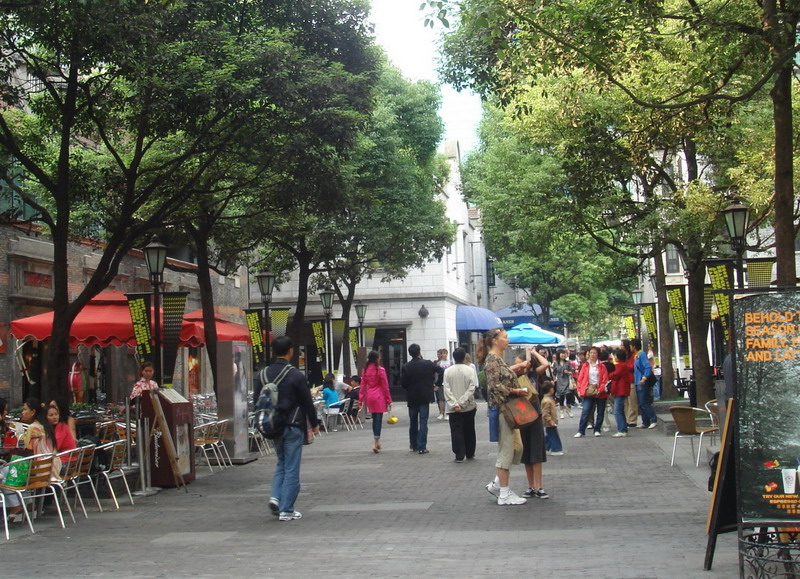 白天亦人氣沸騰 攝影：余燕鳳