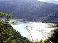 明湖水庫湖景<br/> 攝影：南投縣政府