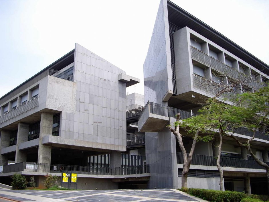人文大樓全景 攝影：老山羊部落格