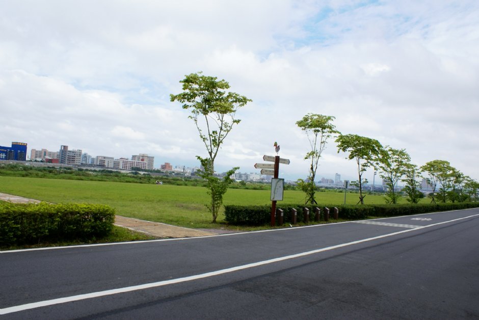 大漢溪右岸、新店溪左岸自行車道 攝影：Eva隨手拍