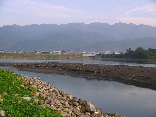 岸邊風景 攝影：老山羊資訊網