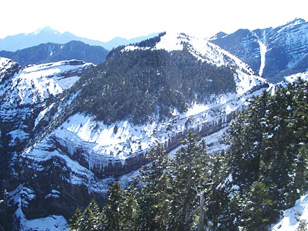 東霸尖山雪景 攝影：林文智