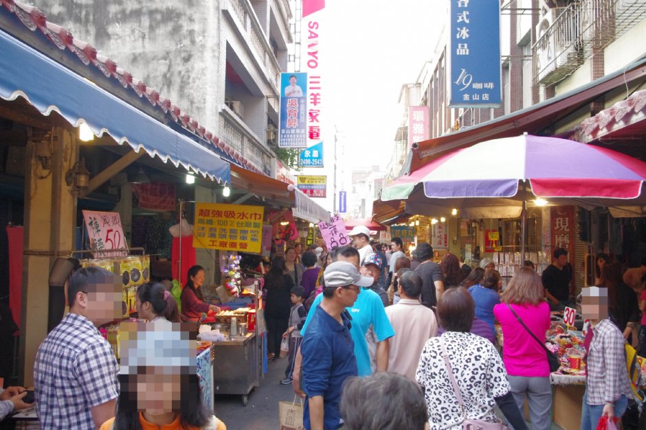 逛老街人潮 攝影：Eva隨手拍