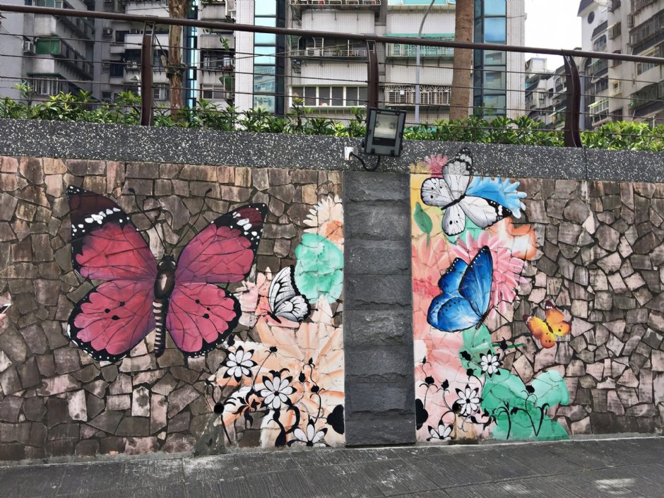 中港大排彩繪河道 攝影：Eva隨手拍