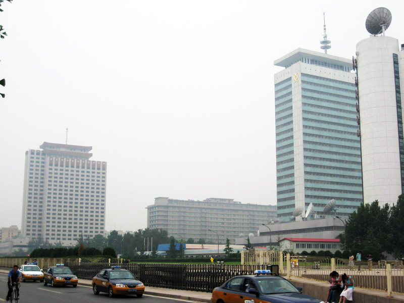旁邊街景 攝影：方盛文