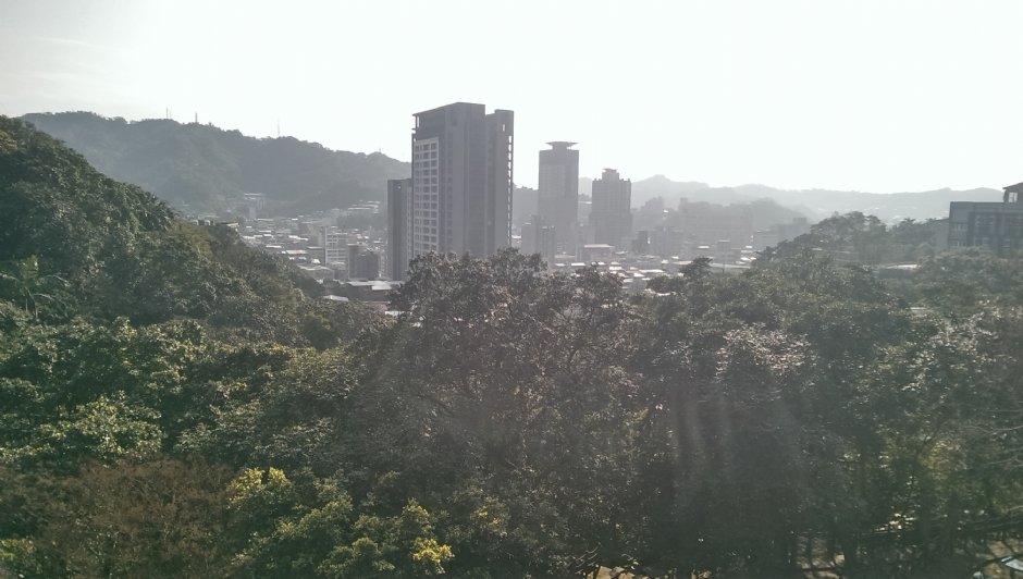 由中正公園俯看基隆市景 攝影：Eva隨手拍