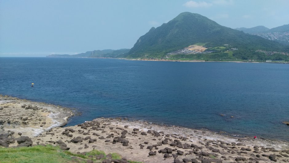 站在深澳岬角看海景 攝影：Eva隨手拍