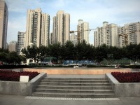 商圈旁公園<br/> 攝影：崔斐