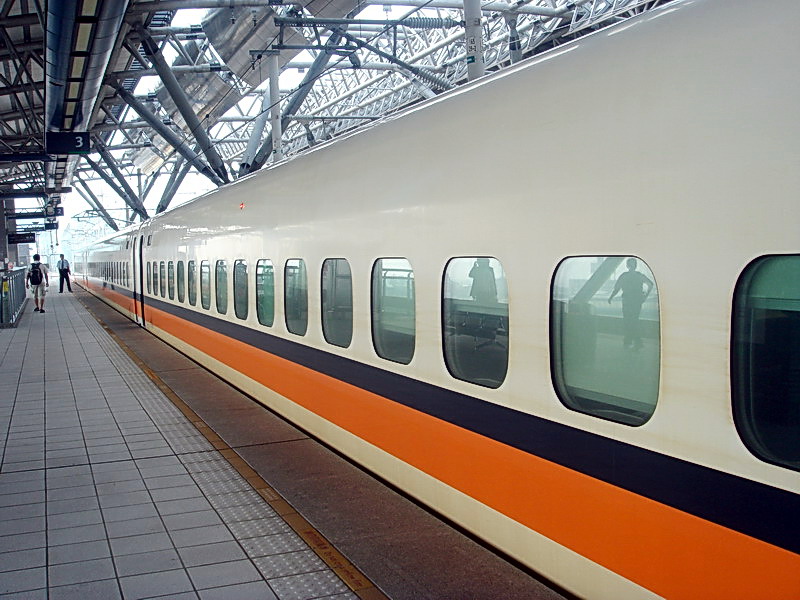 明亮整潔的車箱 攝影：余燕鳳