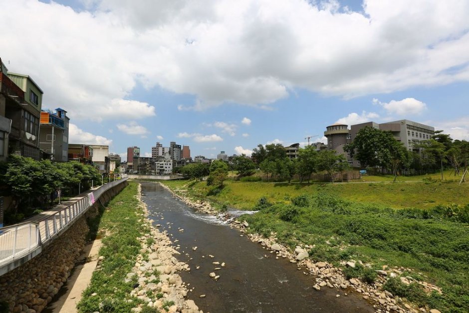 老街溪水岸自行車道 攝影：桃園市政府觀光旅遊局 提供
