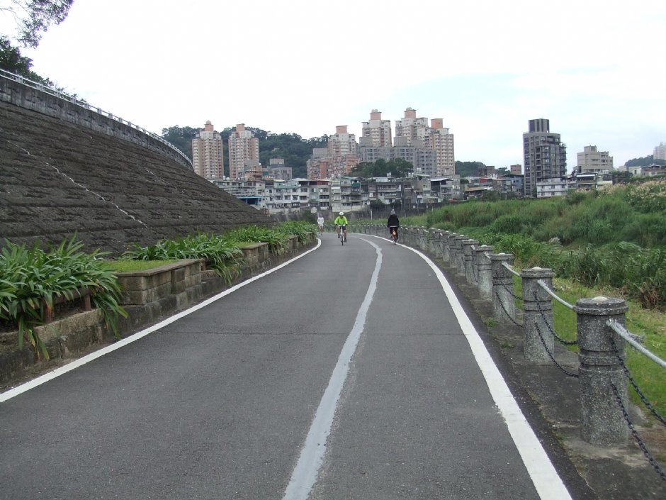 景美溪右岸 攝影：Lu