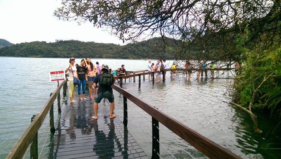 滿水位時會有部份步道淹水 攝影：Eva隨手拍