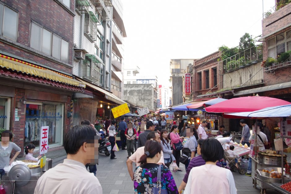 逛老街人潮 攝影：Eva隨手拍