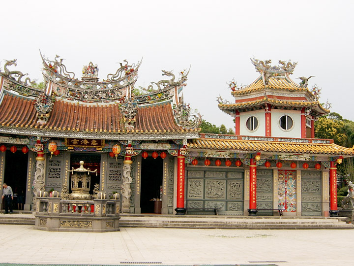前殿+龍鐘閣 攝影：曾婉玲