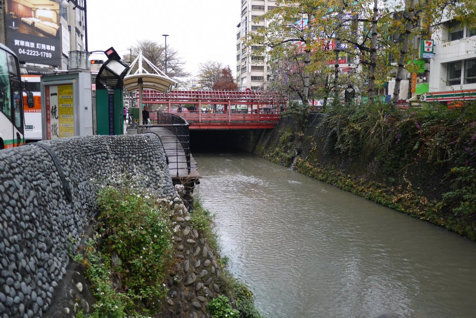 宮原眼科周邊綠川 攝影：三井