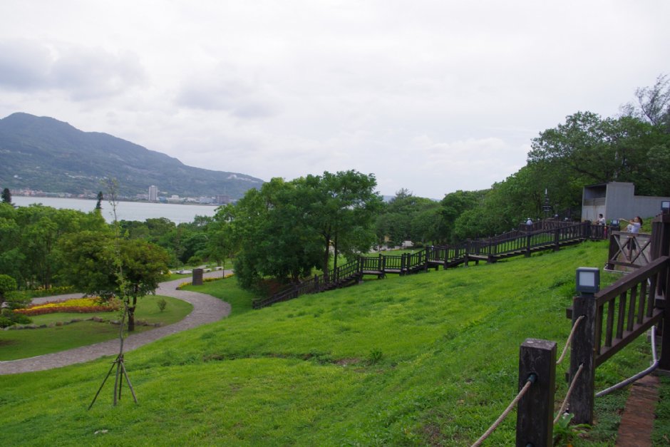 於和平公園眺望淡水河口 攝影：Eva隨手拍