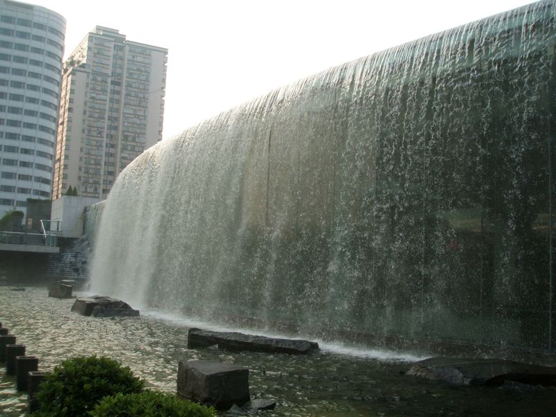 水幕瀑布 攝影：沈必昇