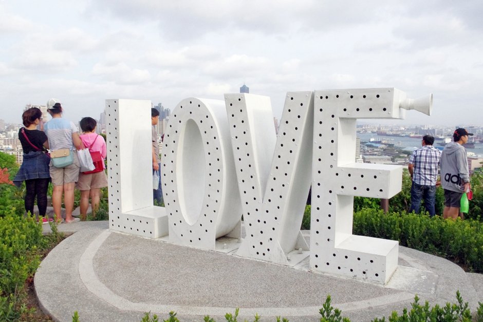 觀景台上的LOVE地標是熱門打卡點 攝影：Eva隨手拍