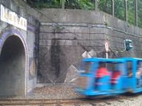 烏來觀光台車<br/> 攝影：Eva隨手拍
