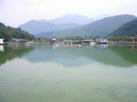 寧靜的潭面<br/> 攝影：老山羊資訊網