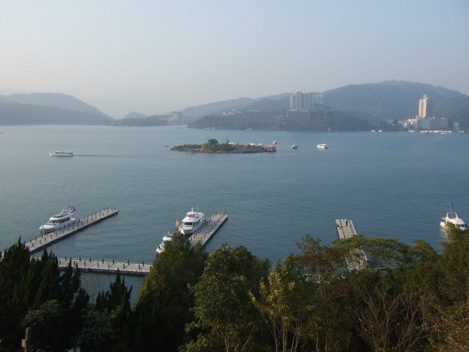 由玄光寺遠眺拉魯島 攝影：Mimi