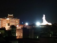 北港朝天宮-香客大樓夜景<br/> 攝影：黃儒永