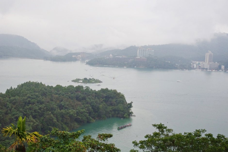 由玄奘寺遠眺拉魯島 攝影：Eva隨手拍