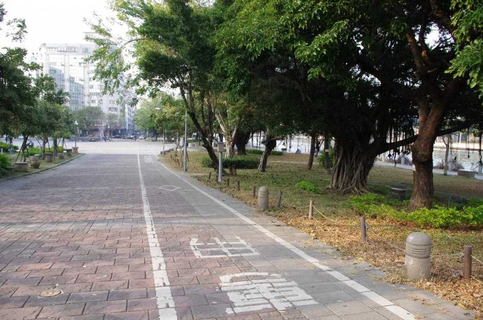 愛河自行車道 攝影：Eva隨手拍