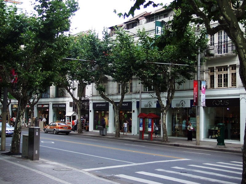 整街名牌店 攝影：李明黛
