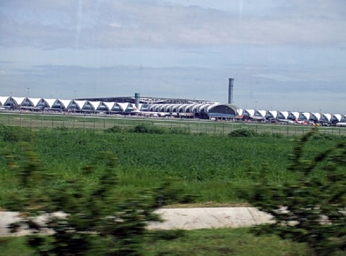 曼谷國際機場-遠眺曼谷機場