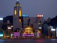 維多利亞港看對岸夜景<br/> 攝影：王世傳