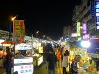 中壢夜市(新明夜市)<br/> 攝影：Eva隨手拍