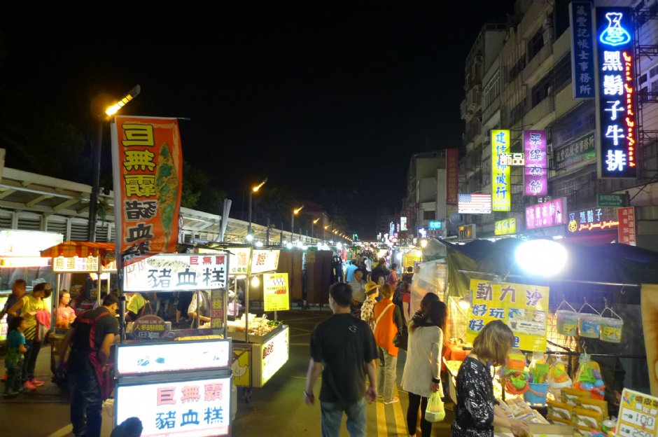中壢夜市(新明夜市) 攝影：Eva隨手拍