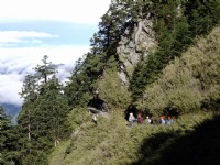 山崖邊的山徑<br/> 攝影：老山羊部落格
