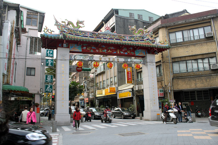 艋舺青山宮-貴陽街牌坊 攝影：林瑜庭
