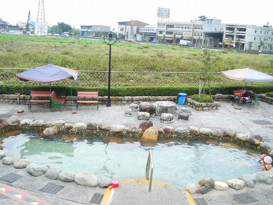 公共溫泉區泡湯池 攝影：余燕鳳