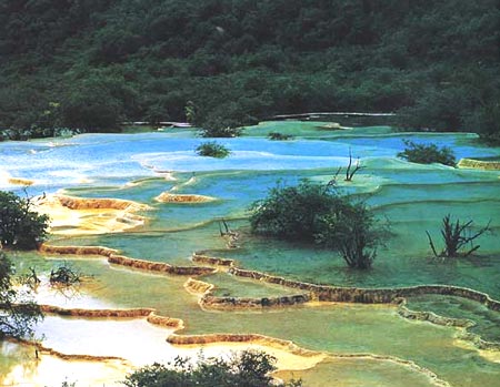 彩池-01 攝影：四川旅遊信息網