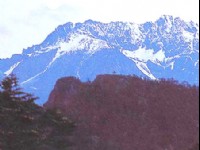 月照西嶺<br/> 攝影：四川旅遊信息網