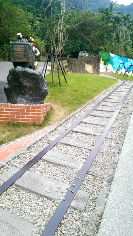 入口意象及軌道步道 攝影：Eva隨手拍