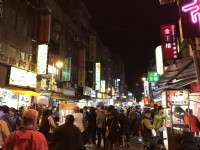 艋舺夜市<br/> 攝影：陳皮梅