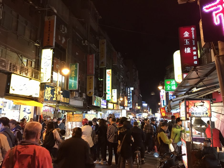 艋舺夜市 攝影：陳皮梅