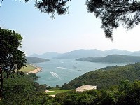 俯望港口景觀<br/> 攝影：馮順
