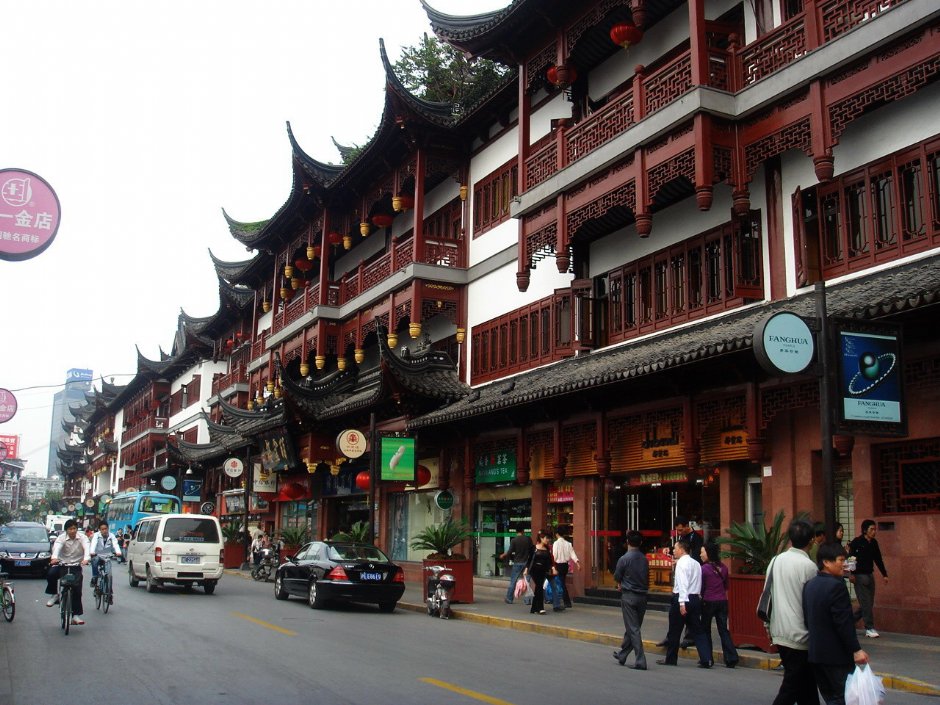廟旁古典建築老街 攝影：余燕鳳