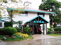 飛牛餐廳入口處<br/> 攝影：陳銘祥