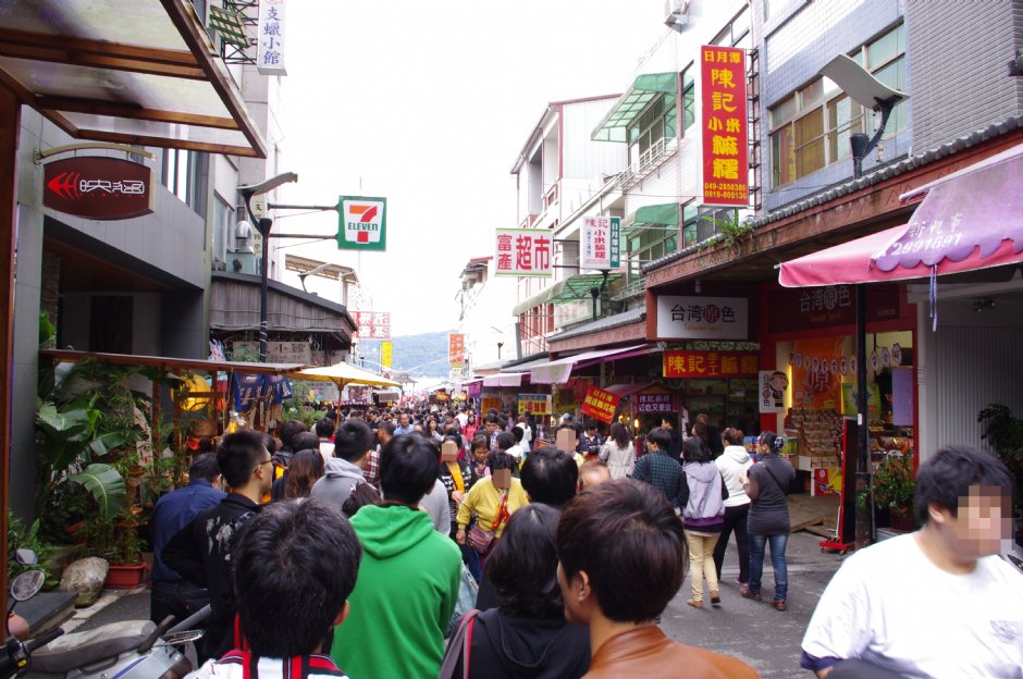 人潮聚集 攝影：Eva隨手拍