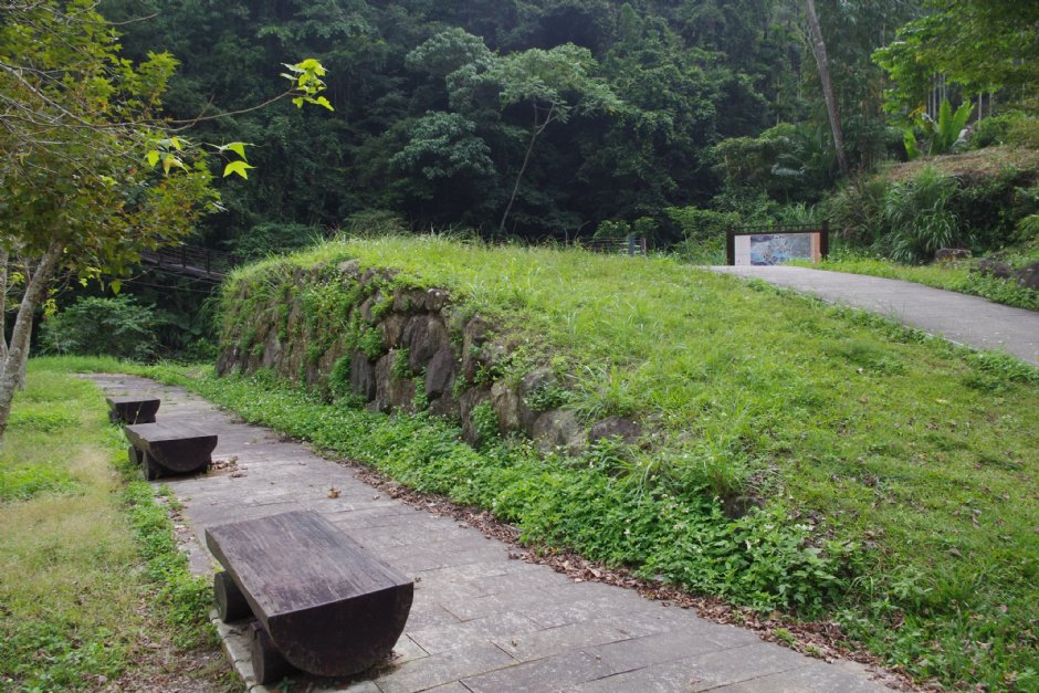 峭壁步道 攝影：Eva隨手拍